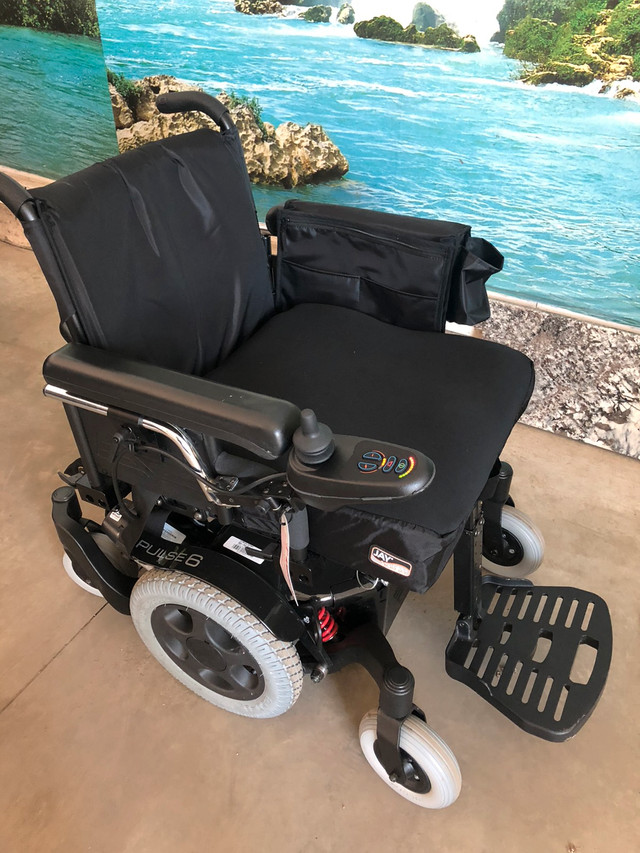 Motorized Wheelchair in Health & Special Needs in St. Albert - Image 2