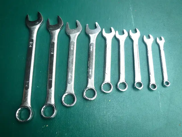Set of Standard Combination Wrenches (1/4" to 3/4")