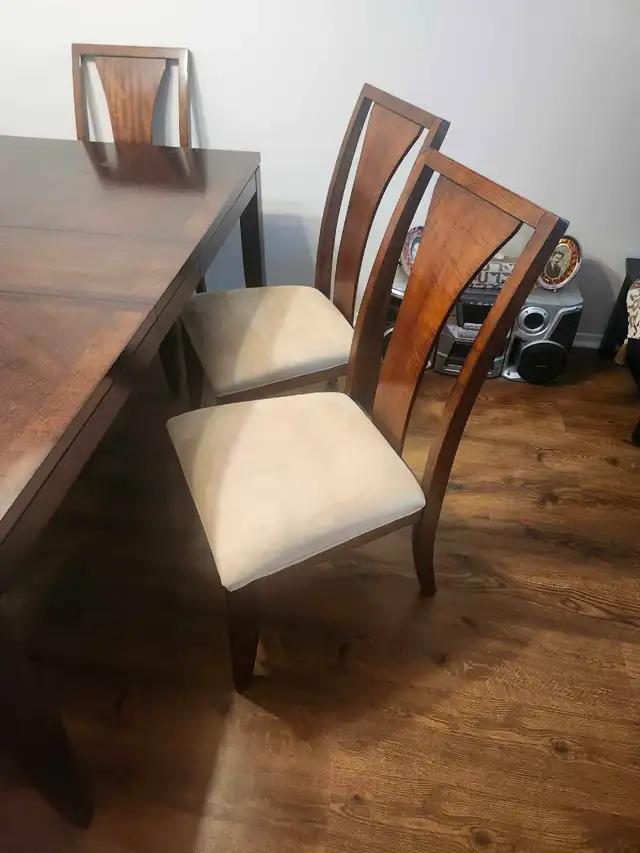 Dining set 7 pcs in Dining Tables & Sets in Laval / North Shore - Image 6