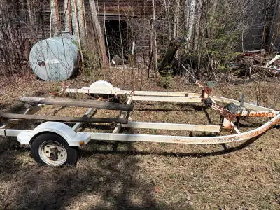 Needs new bunks and some paint works well other than that call or text for more info 613-585-0805