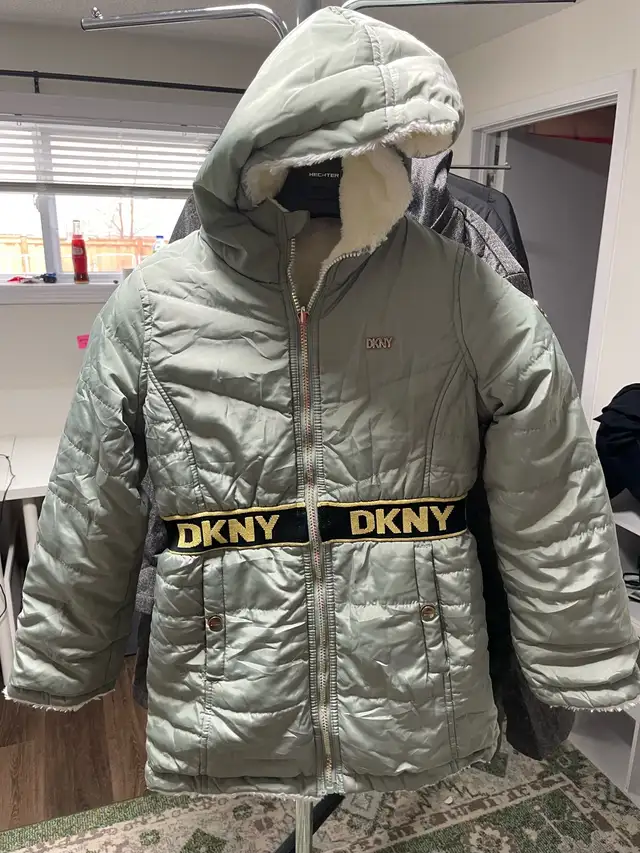 Women’s DKNY WINTER COAT in Kids & Youth in Mississauga / Peel Region - Image 2