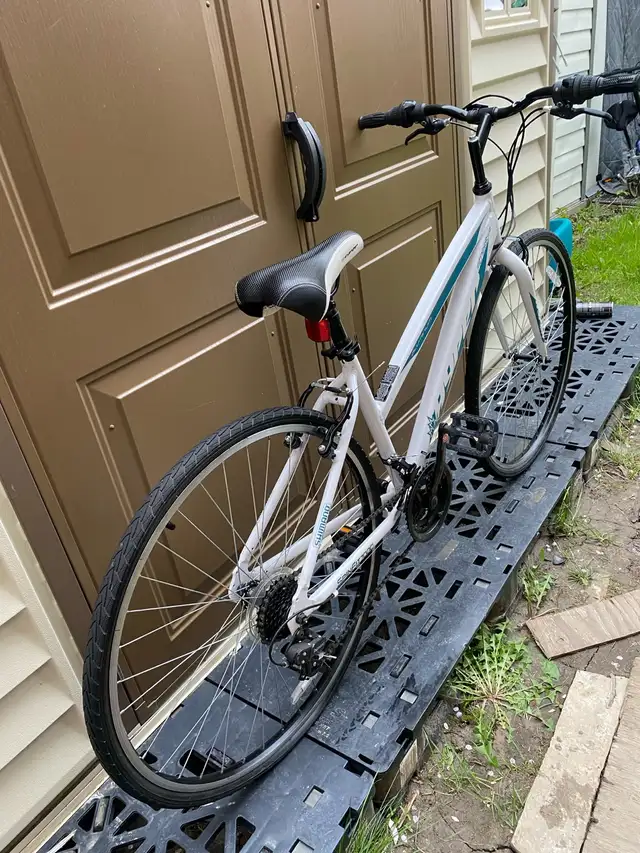 HYPER Fitnessbike SPINFIT 700C bike. Aluminum. New in Road in Markham / York Region - Image 6