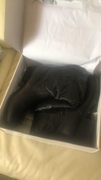 Cougar Ladies tall boots, size 10, Carla black Presto, Brand new