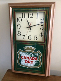 Vintage Wood Frame Canada Dry Clock Excellent Condition