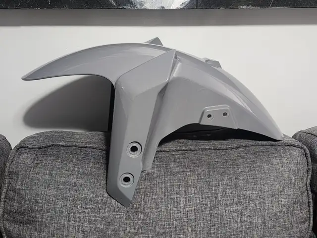 Yamaha FZ-09 / MT-09 Parts in Motorcycle Parts & Accessories in West Island - Image 2