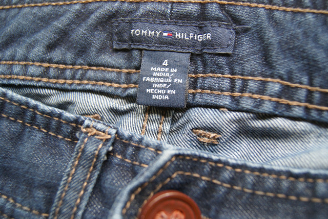 Tommy Hilfiger jeans women's size 4 in Women's - Bottoms in Gatineau - Image 2