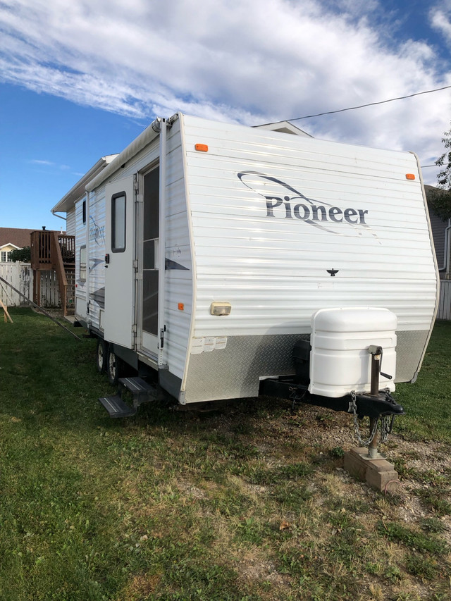 Fleetwood Pioneer 180ck in Travel Trailers & Campers in Grande Prairie