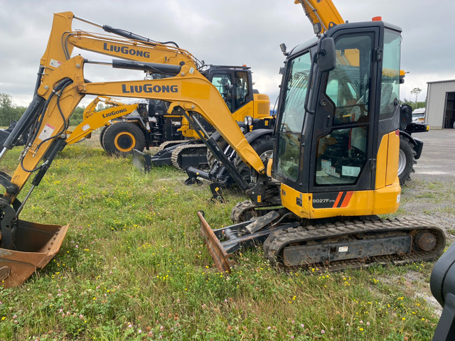 9027zts 2-3/4 ton Liugong Mini excavator in Heavy Equipment in New Glasgow - Image 4