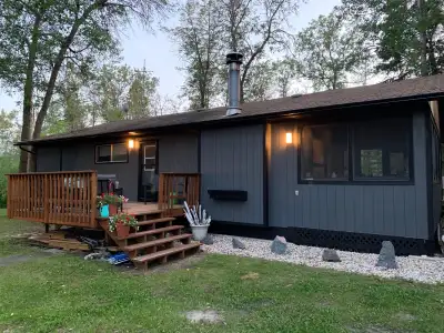 Amazing Cabin 10 Mins N of Gimli!  Aug/ Sept now Available, View more