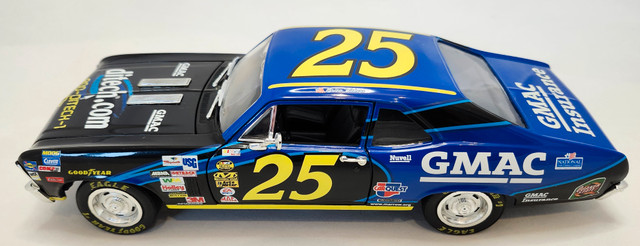 1969 Chevrolet Nova SS NASCAR GMAC Brian Vickers #25 1:18 ERTL in Arts & Collectibles in Kawartha Lakes - Image 4