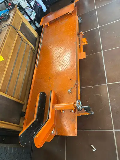 Working table Sold my bike, don’t need it anymore Used multiple winters, no issues Stored in heated...