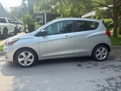 Low kms, 33500, base model with manual windows and door locks. Has Apple CarPlay and back up camera,...