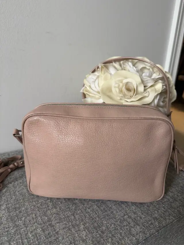 Saint Laurent YSL smooth leather nude pink crossbody bag guc in Bags & Luggage in Markham / York Region - Image 5