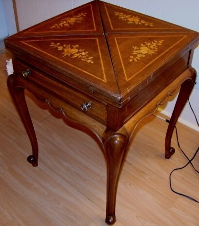 antique belle table a poker pour jouer  de 1850 a 1900 victorien dans Art et objets de collection  à Rimouski / Bas-St-Laurent