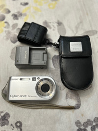 Sony CyberShot DSC-P200 7.2MP Digital Camera