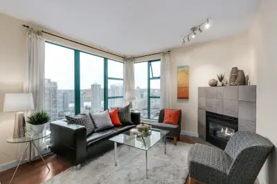 Affordable Downtown Living – Fully Furnished Private Room!
