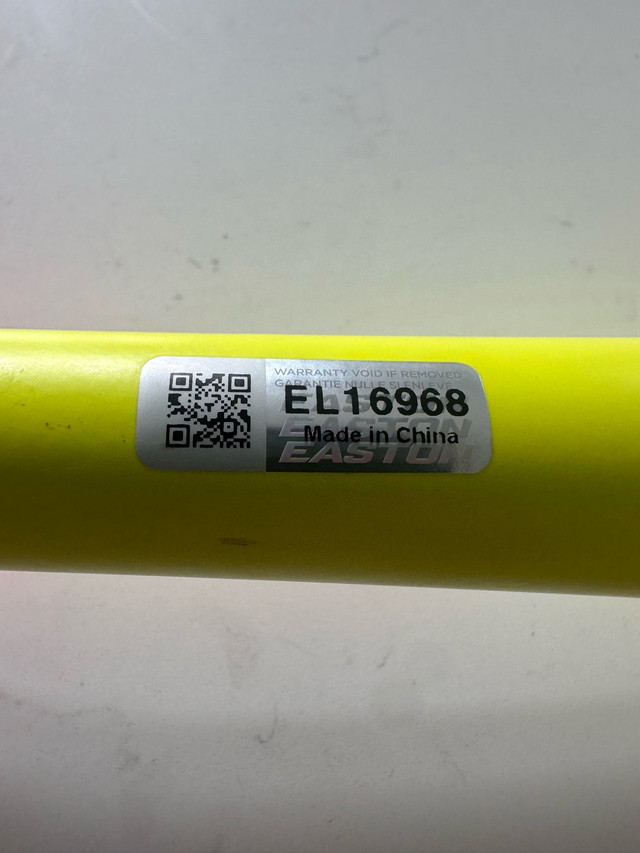 32” Easton Double Barrel “The Dub” Bat in Baseball & Softball in Oshawa / Durham Region - Image 4