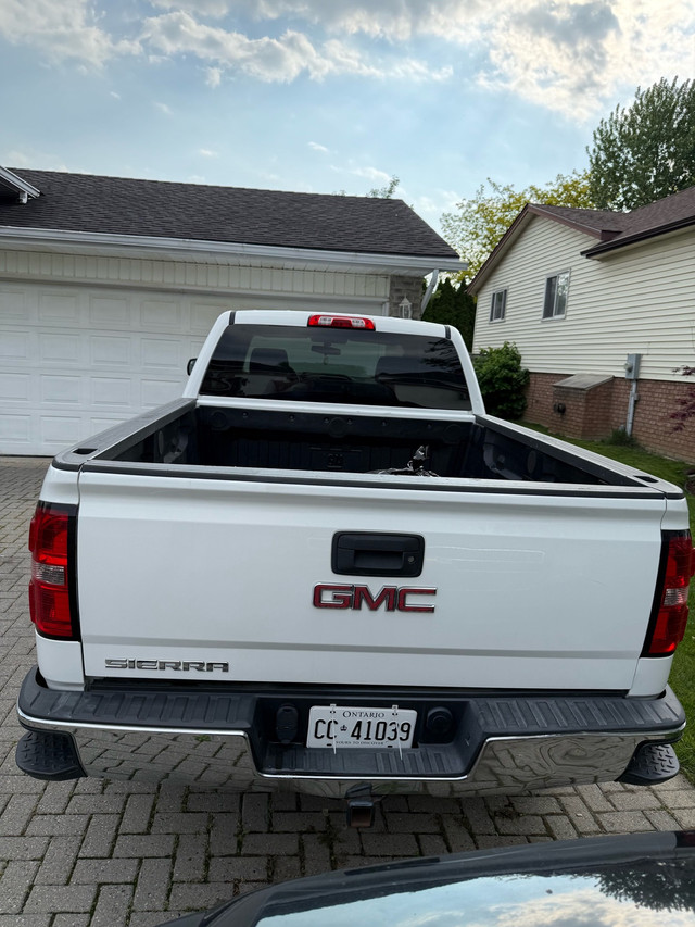 2014 GMC Sierra 1500 2x4WD in Cars & Trucks in Windsor Region - Image 2
