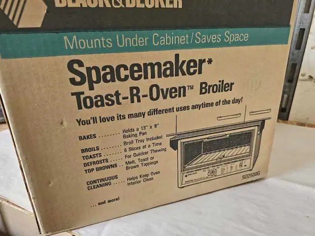Black and Decker Four in Toasters & Toaster Ovens in Laval / North Shore - Image 5