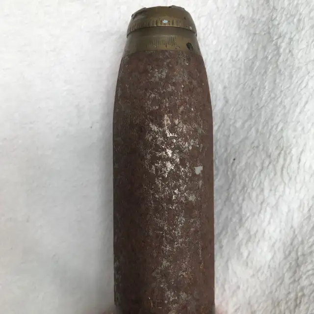WW1 2 Pounder Shell Display 1918  Inert $100 in Arts & Collectibles in City of Toronto - Image 10