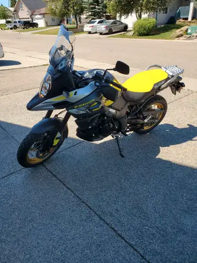 Like new. Very low km. ABS, traction control, new battery. Center stand, dolly and dust cover includ...