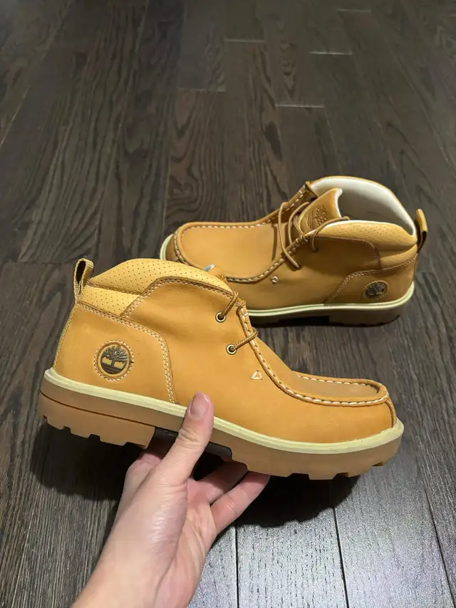 Timberland Boots in Men's Shoes in City of Toronto - Image 3