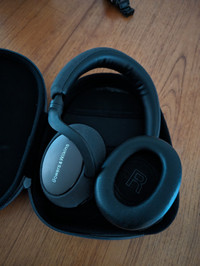 Bowers Wilkins px7