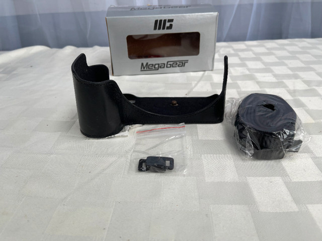 MegaGear: NIKON Camera case in Cameras & Camcorders in Burnaby/New Westminster - Image 4