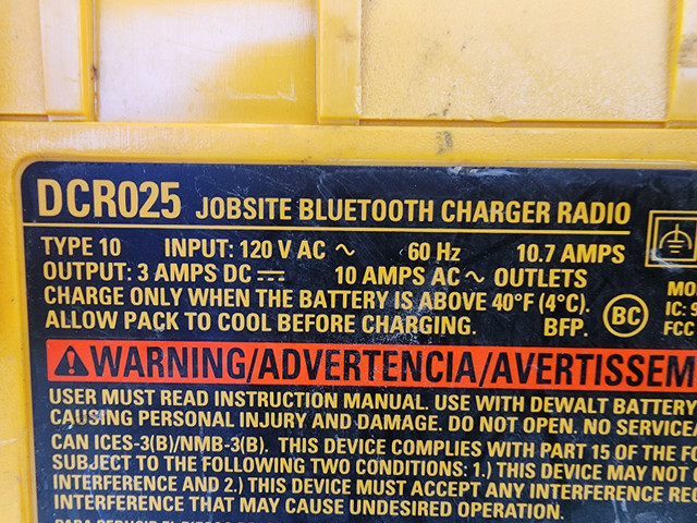 DEWALT 20V/60V MAX FLEXVOLT LithiumIon Bluetooth Radio W Charger in Power Tools in Windsor Region - Image 3