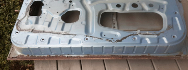 Sidekick or Tracker passenger door in Auto Body Parts in Belleville - Image 4