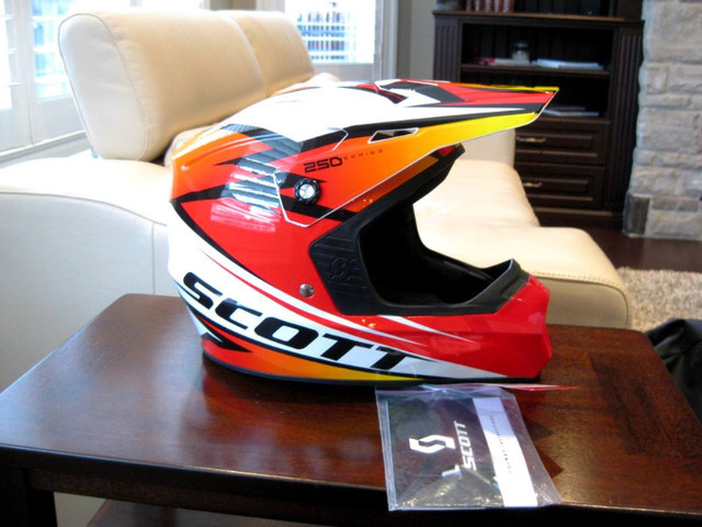 Scott 250 Race Red/White Motocross ATV Helmet New Adult Size M in Dirt Bikes & Motocross in Kitchener / Waterloo