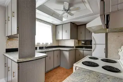 Room Available For Rent Near Seneca College (Newnham Campus)
