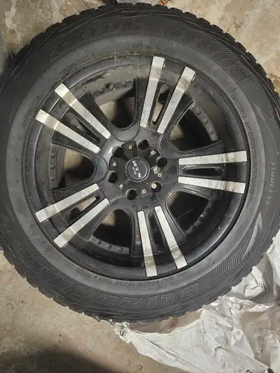 P275/60R20 4 used tires on rims 4mm tread,