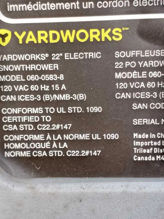 22 inch electric yardworks snow thrower in Snowblowers in Windsor Region - Image 4