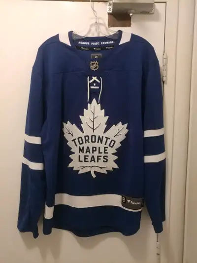 ¤¤¤MEDIUM TORONTO MAPLE LEAFS NHL FANATICS JERSEY¤¤¤, View more