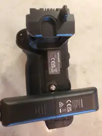 NEEWER brand battery grip replaces SONY  VG-C4EM, is NEW.