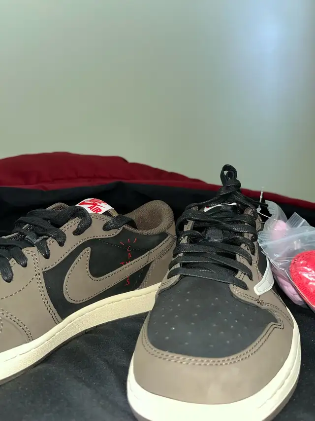 travis scott air jordan 1 low in Men's Shoes in Mississauga / Peel Region - Image 4