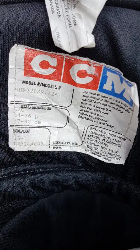 CCM Hockey pants Senior in Hockey in Markham / York Region - Image 4