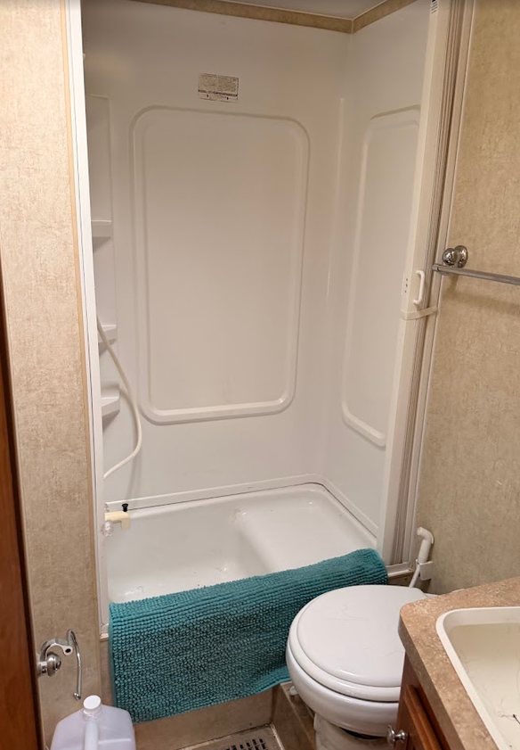 stephanie in Travel Trailers & Campers in Dawson Creek - Image 8