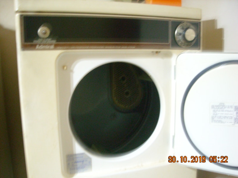 Apartment size dryer & stand Washers & Dryers Hamilton Kijiji