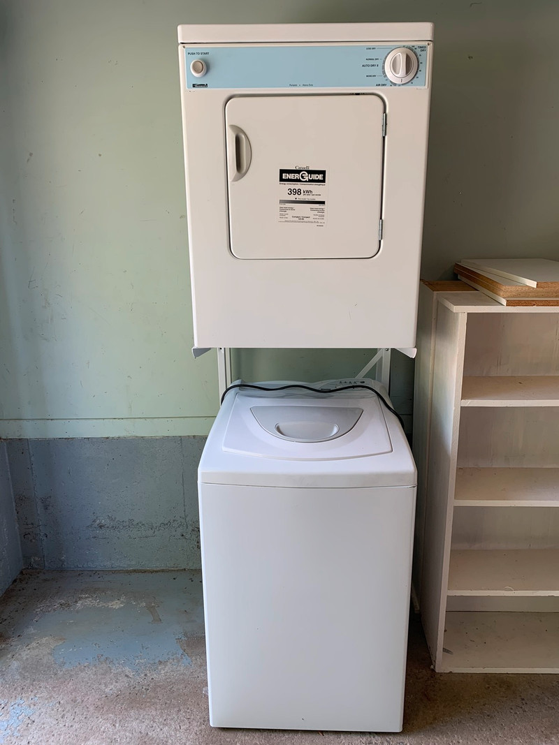 Stackable washerdryer set/ Laveuse et sécheuse empilables Laveuses