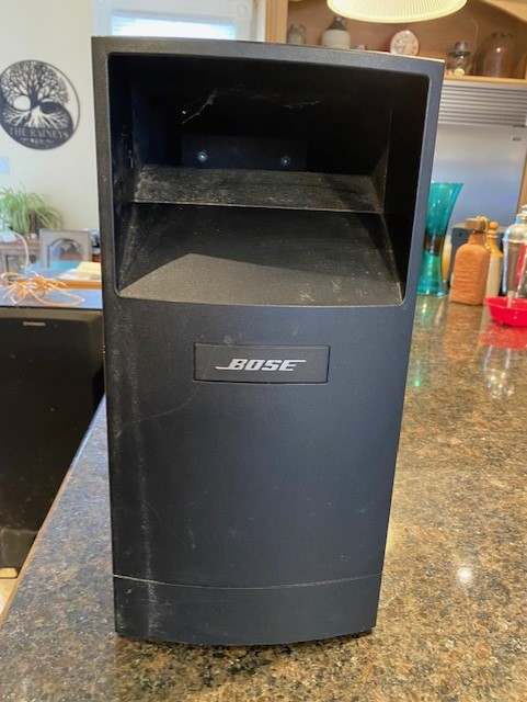 Bose Subwoofer in Speakers in Barrie - Image 3