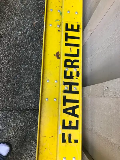 24' Featherlite Grade 1 Fibreglass extension ladder