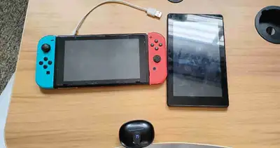 Nintendo switch(no dock)+Amazon Fire7(mint)+BT earbuds, View more