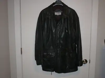 Tip Top Men's Leather Jacket. Size Medium. Just like new condition. Colour is green. - $50 Danier Sp...