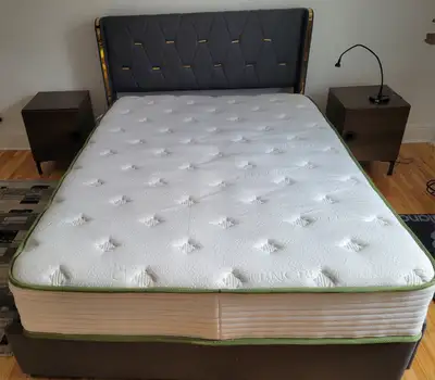Ensemble : lit, tables de chevet et Matelas haut de gamme, View more