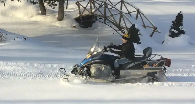 2012 Yamaha : 220km in Snowmobiles in Thetford Mines - Image 4