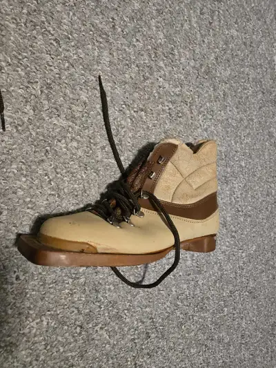 women's 6.5 CROSS COUNTRY SKI BOOTS, View more