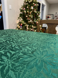Green Poinsettia Pattern Tablecloth 