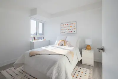 Renovated, Rent Controlled 1 Bedroom Suite in Cabbagetown